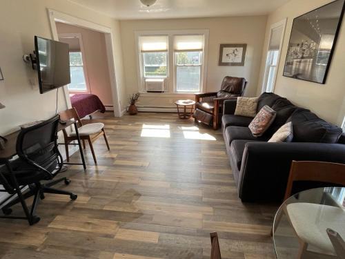 Colchester Apartment | Modern Studio Retreat Minutes from Downtown Burlington