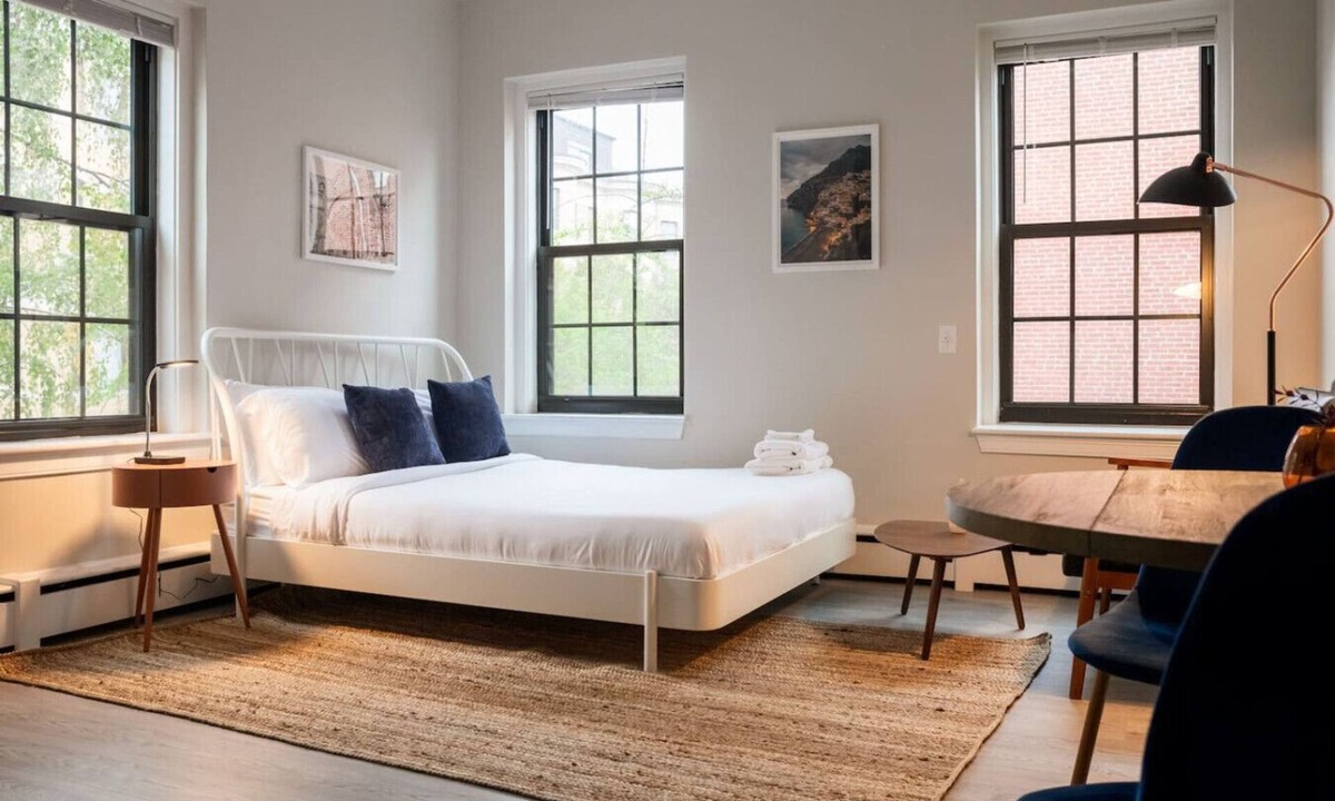 Prudential - St. Botolph Apartment | Modern Studio | South End
