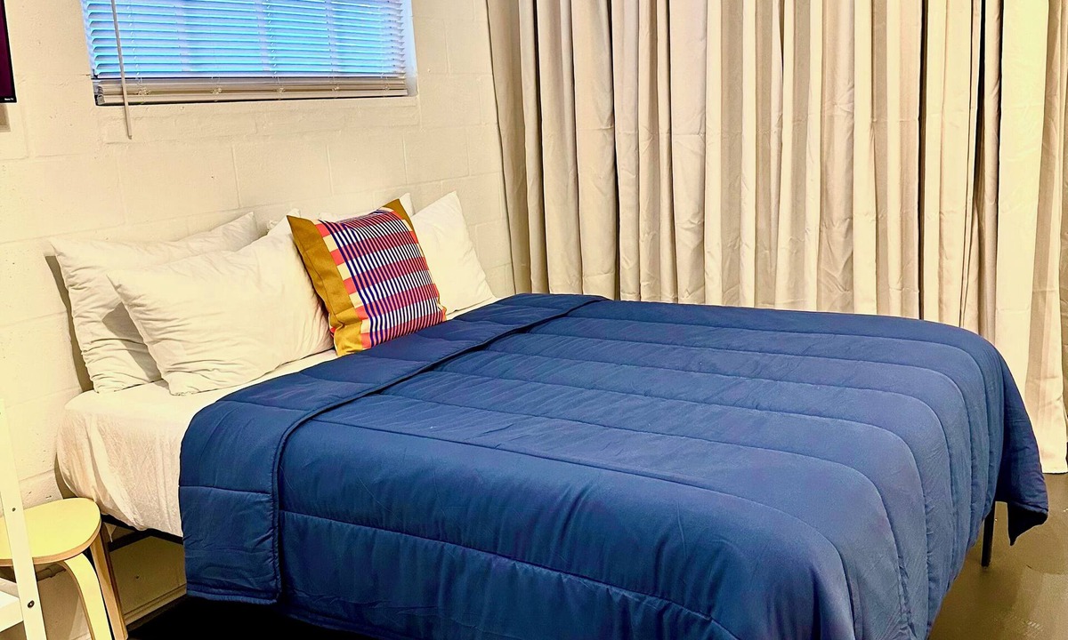 Downtown Zephyrhills Apartment | Modern Studio w/Private Bath, Fast Wi-Fi, Laundry