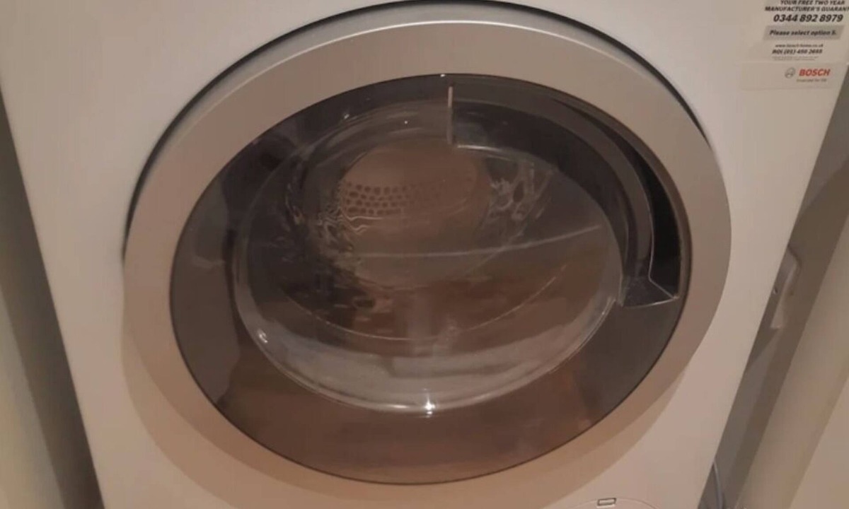 Southgate Green Apartment | Modern studio with high speed WiFi.