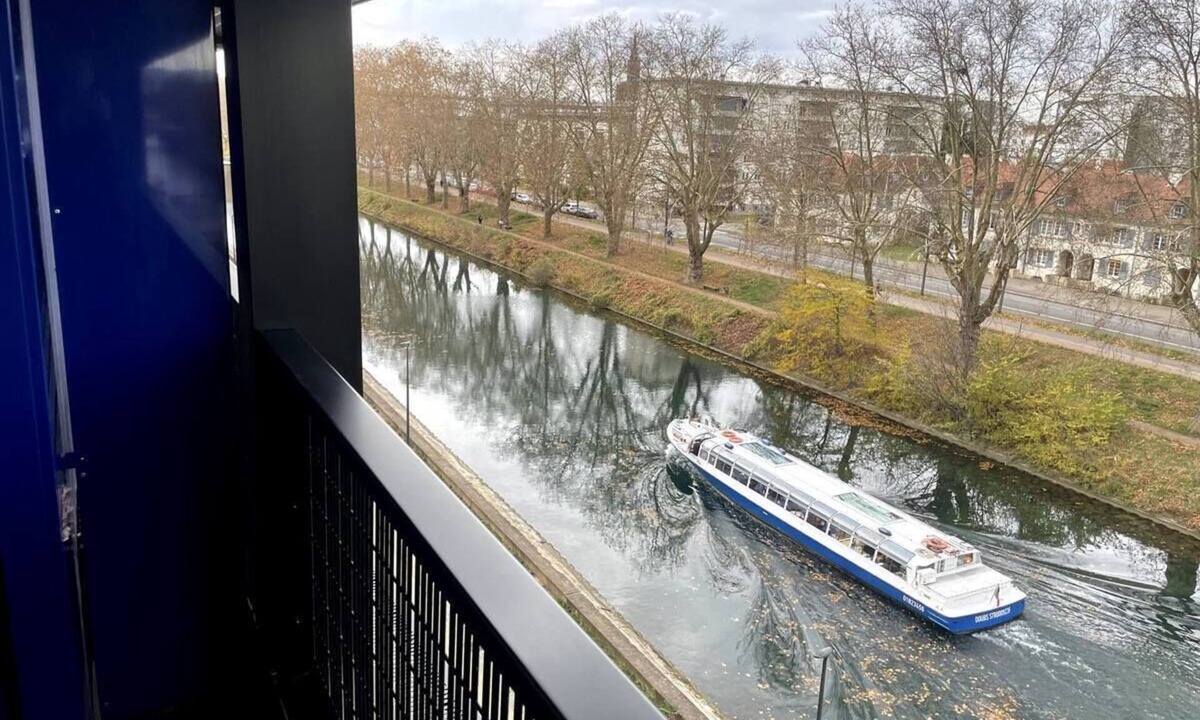 Neudorf Ouest Apartment | MODERN STUDIO WITH VIEW