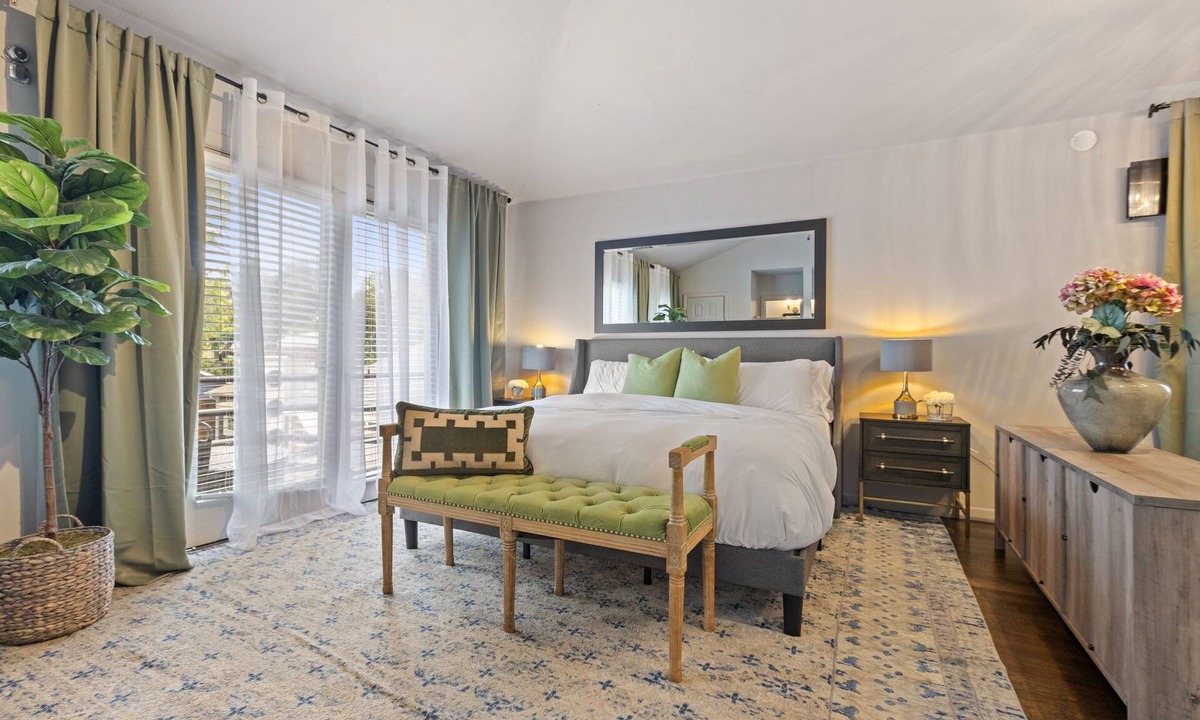 Old East Dallas Condo | Modern & Stylish 2BR/1BA loft in Dallas’ Historic Deep Ellum/Junius Heights District. Features king & queen beds, private balcony, and access to an offsite award-winning courtyard retreat.