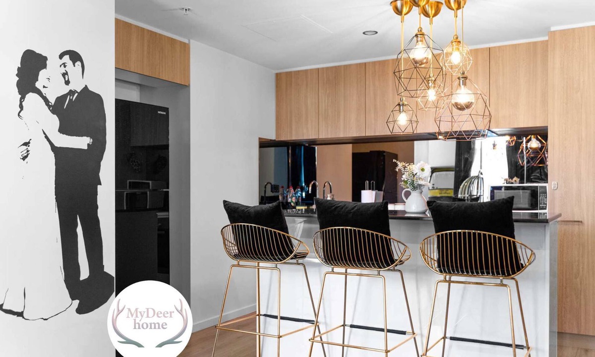 Adelaide Central Business District Apartment | Modern & Stylish 2BR Apt - CBD - Free Parking