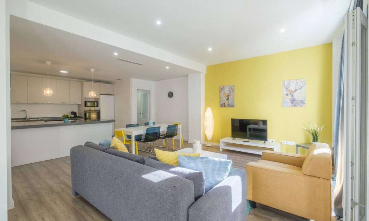 Jesus Apartment | Modern, Stylish Apartment with balcony