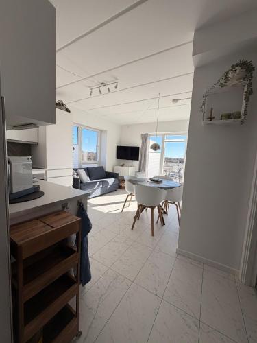 Aalborg Apartment | Modern Stylish Apartment Near City Centre with Parking