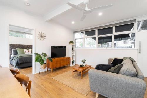 Hazelwood Park Apartment | Modern Stylish Self-contained Apartment