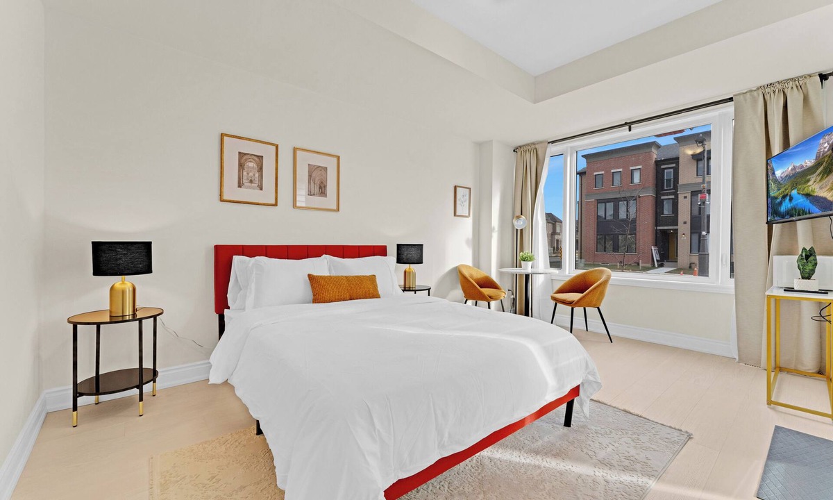 Oakville Apartment | Modern & Stylish Studio in Oakville!