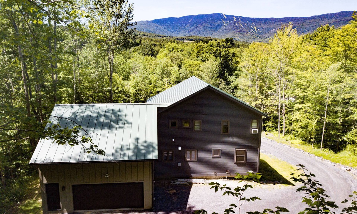 Waitsfield House | Modern Sugarbush Retreat with Mountain Views!
