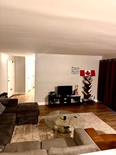 Glenridge House | Modern Suite, 1 Guest Room