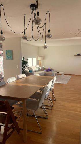 Arni House | Modern Sunny Private Room with Bath & Shared Living Space