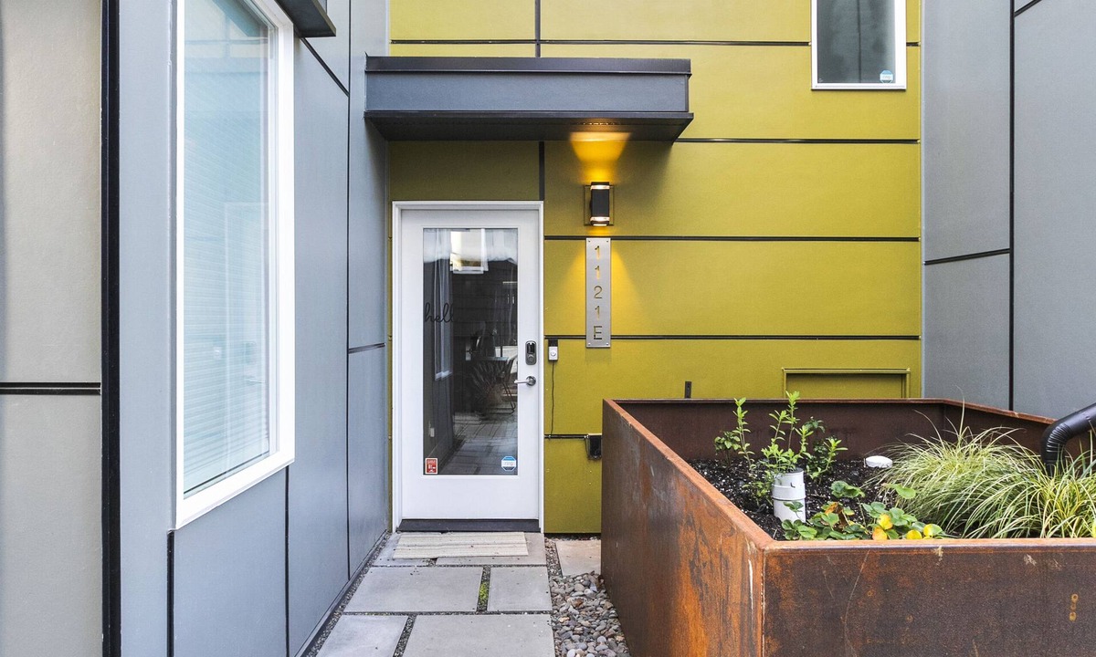 West Woodland Apartment | Modern Sustainable Design in Ballard