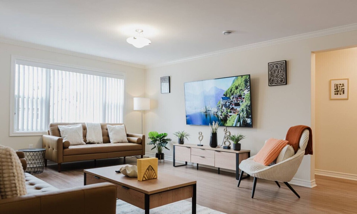 Sydney House | Modern Sydney Retreat - Private 4BR, 2BR for Groups of 8