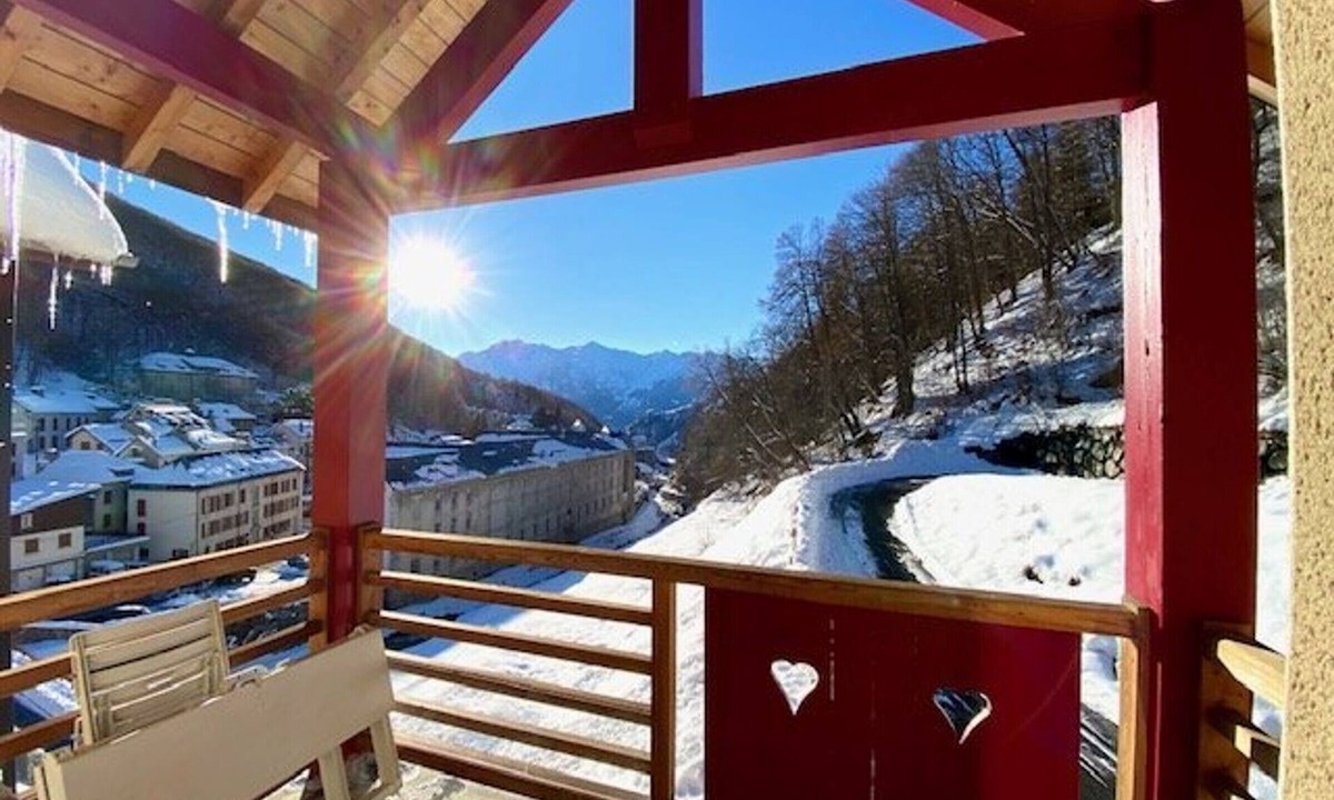 Sers Apartment | Modern T2 Apartment, Sleeps 4, Comfort, Garage, WiFi, Near Ski Bus