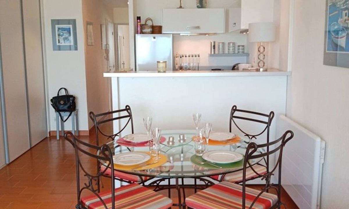 La Cote Radieuse Apartment | Modern T2 Sea View, 3 Stars, Private Parking, Near Beach