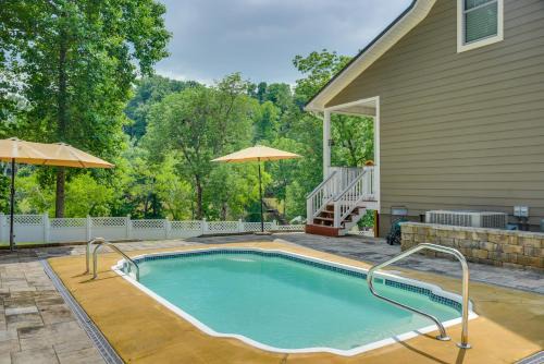 Lynchburg House | Modern Tims Ford Lake Home w/Private Dock & Pool!