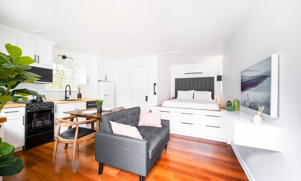 Statesboro Apartment | Modern Tiny Home! Near GSU