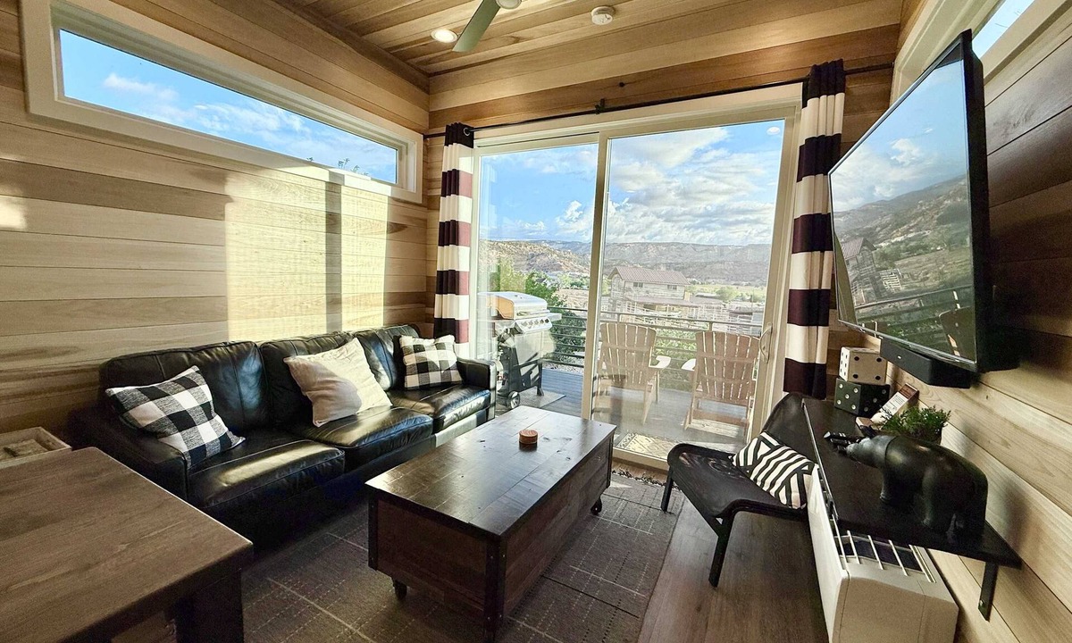 Escalante House | Modern Tiny Home Near Grand Staircase Utah