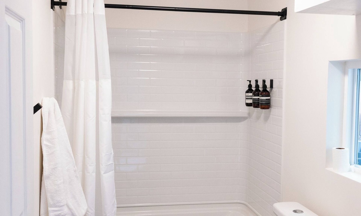 Newhall Apartment | Modern Tiny House Retreat w/Sauna, Fire Pit & Workspace