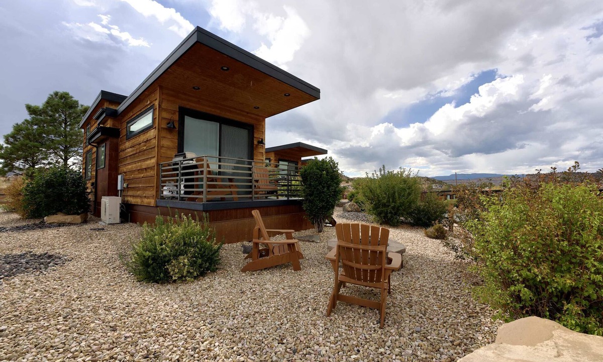 Escalante House | Modern Tiny Loft Near Grand Staircase, Utah Views!