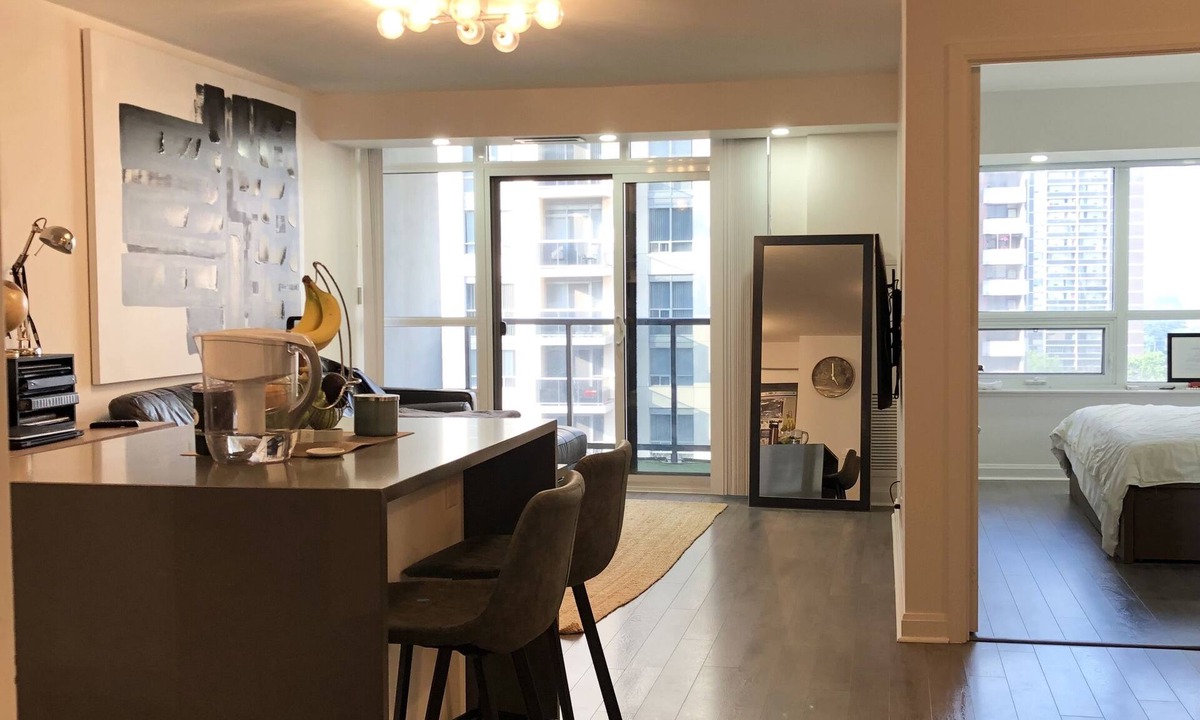 Six Points House | Modern Toronto Condo | TTC Only Steps Away