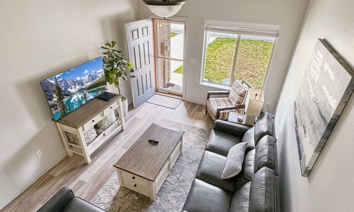 Donnelly Villa | Modern Townhome in the Heart of Donnelly – Near Tamarack & Lake Cascade
