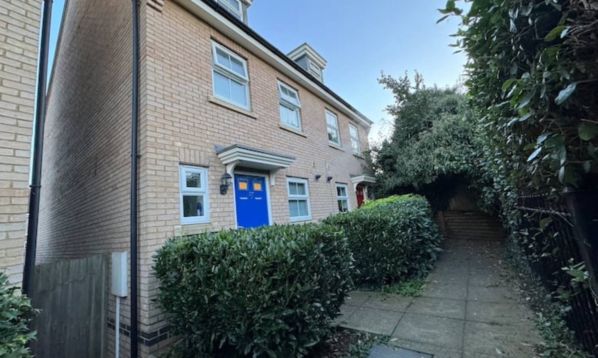 Wellingborough House | Modern Townhouse