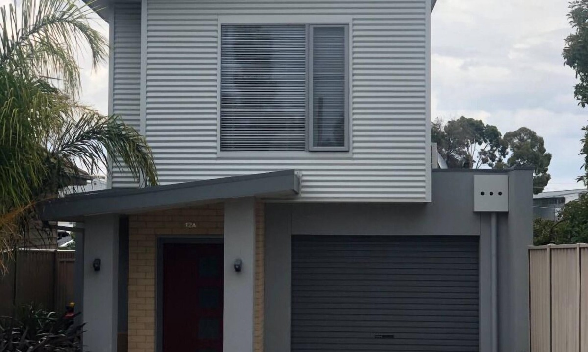 Quarry Hill House | Modern Townhouse close to CBD