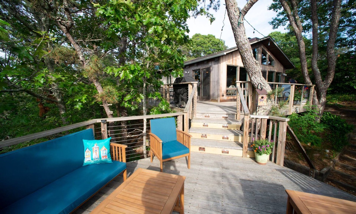 Truro House | Modern "Treehouse" in Truro Hills