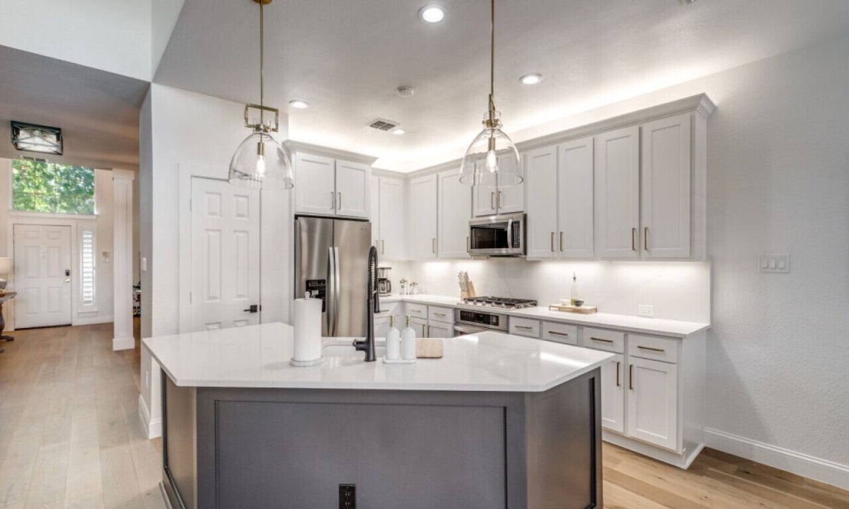 Frisco House | Modern & Upscale Frisco Getaway