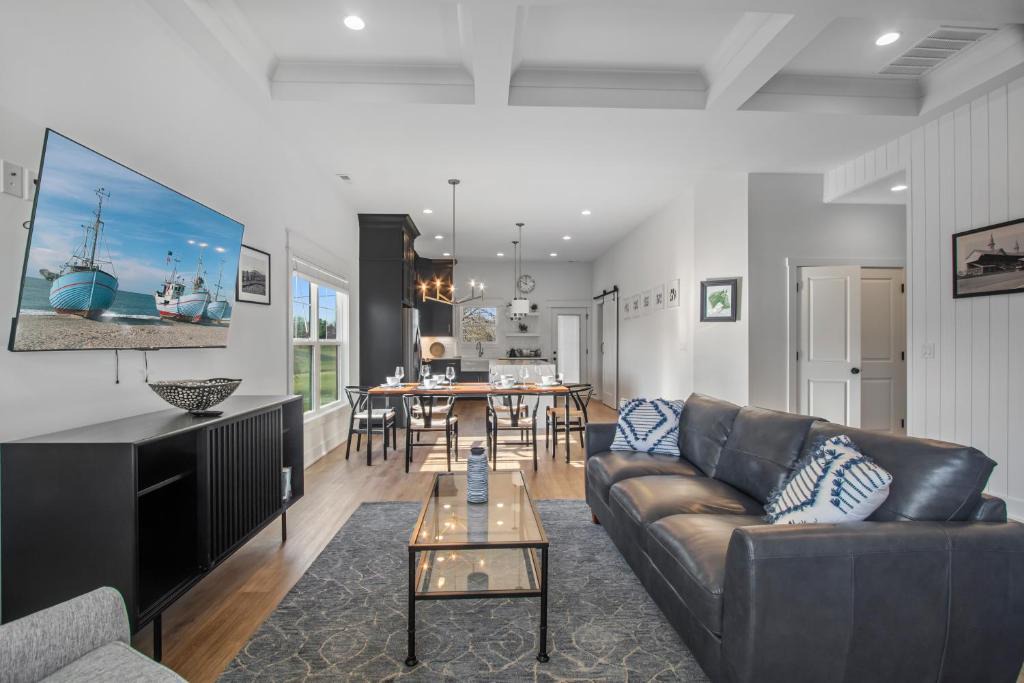 Speed House | Modern & upscale home near Derby