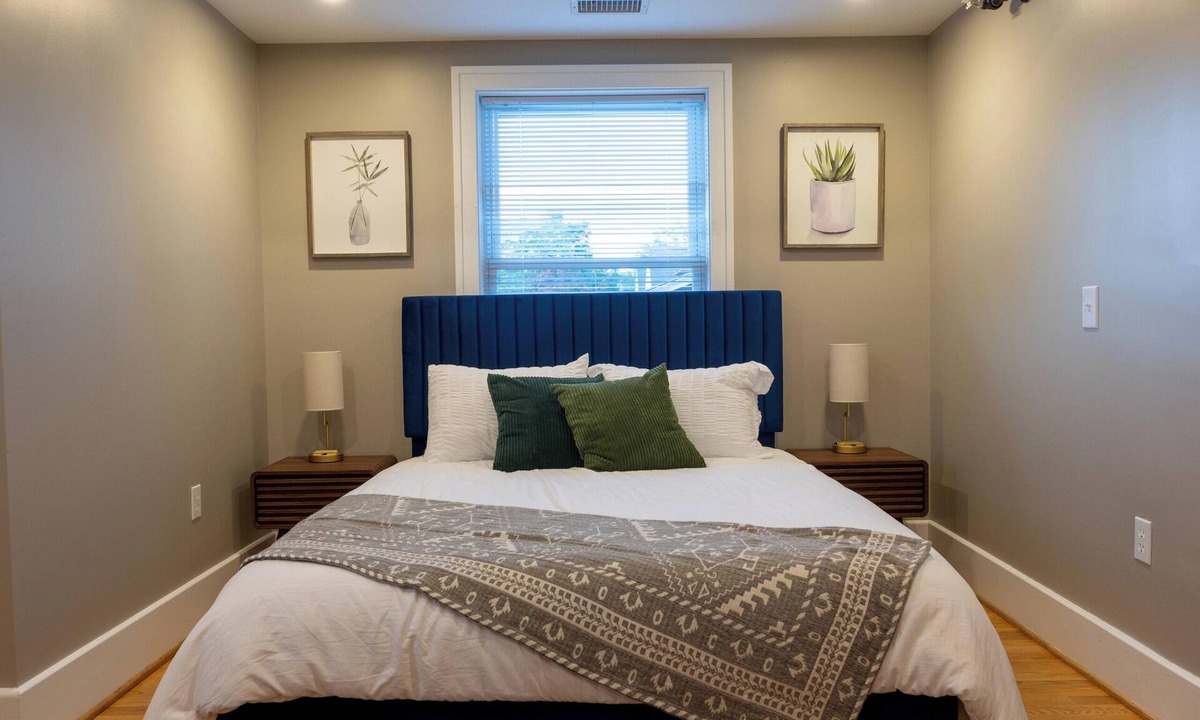 Rochester Apartment | Modern Vibes in the 19th Ward