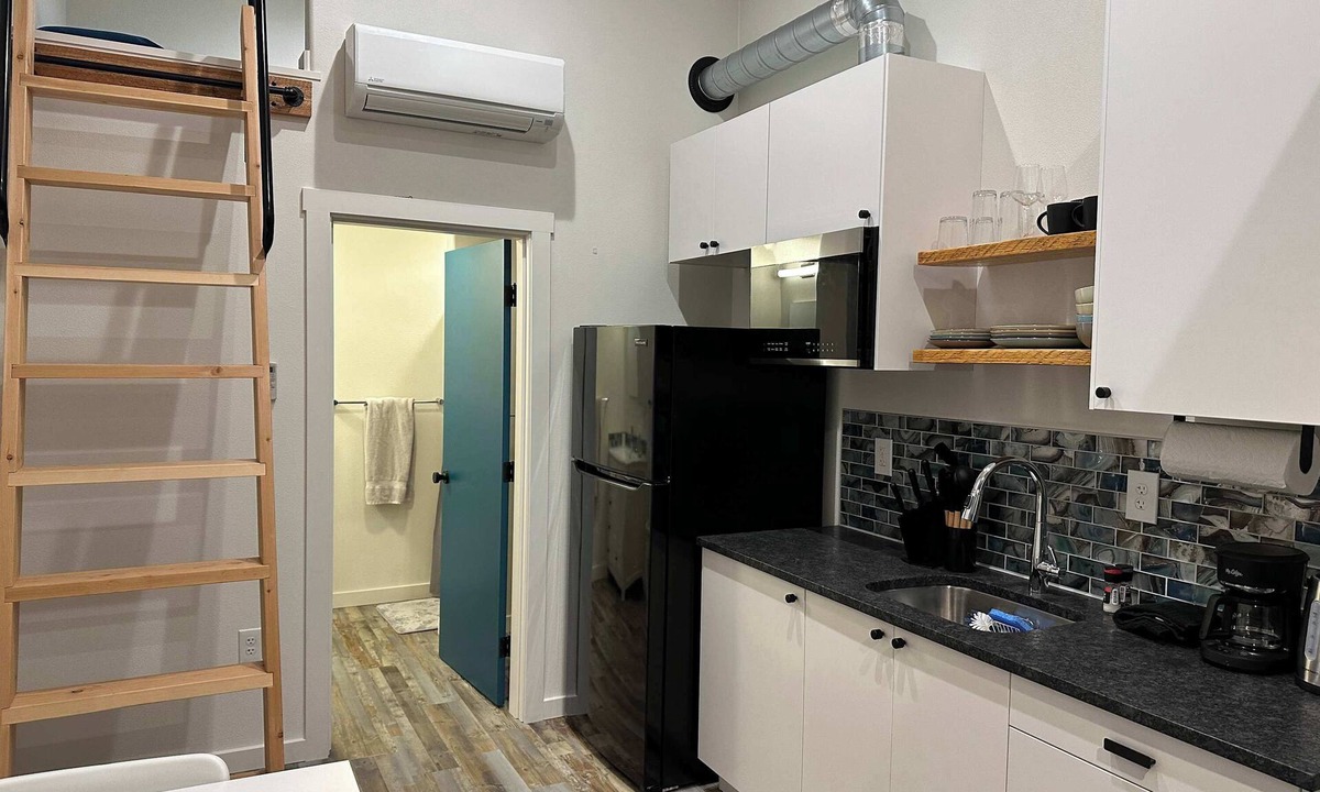 White Salmon House | Modern Vibrant Tiny Home In Paradise