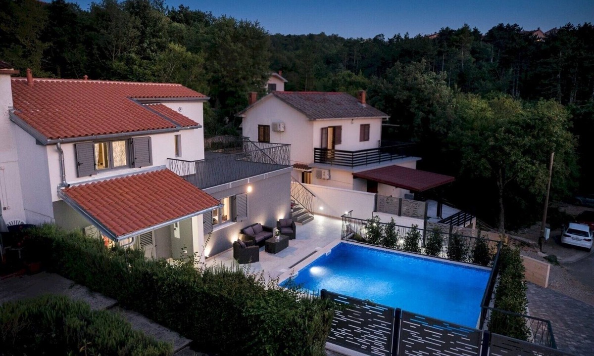 Klimno Villa | Modern Villa Future* with an outdoor heated pool in a quiet village on Krk