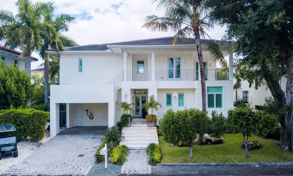 Key Biscayne Villa | Modern Villa Great Outdoors Key Biscayne