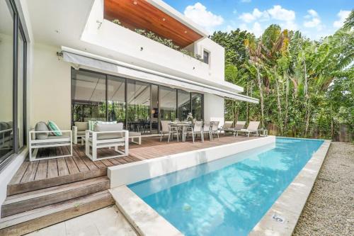 North Bay Village Villa | Modern Villa heated Pool gated Island