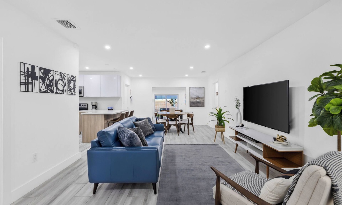 Seybold House | Modern villa in Design District !