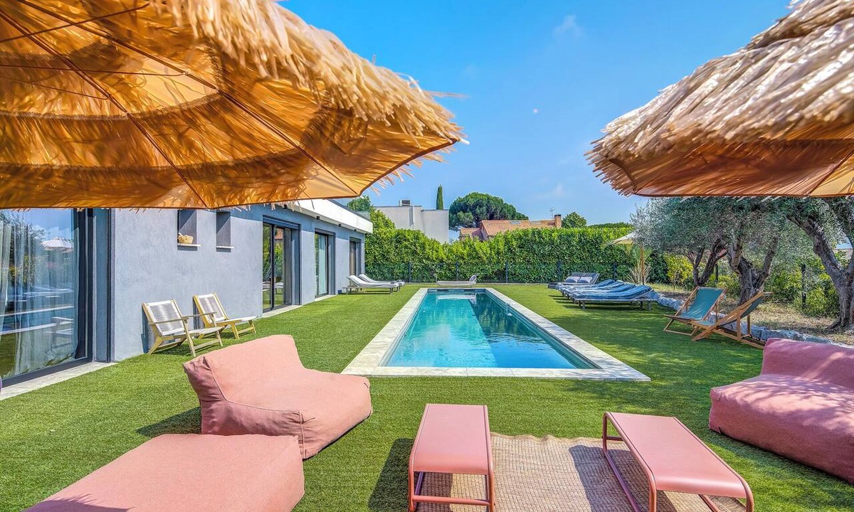 Nice Villa | Modern villa in Nice with sea view, private pool without view