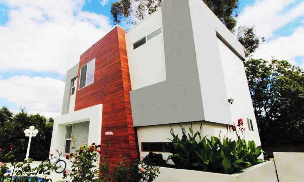 Canoga Park Villa | Modern Villa in West Hills