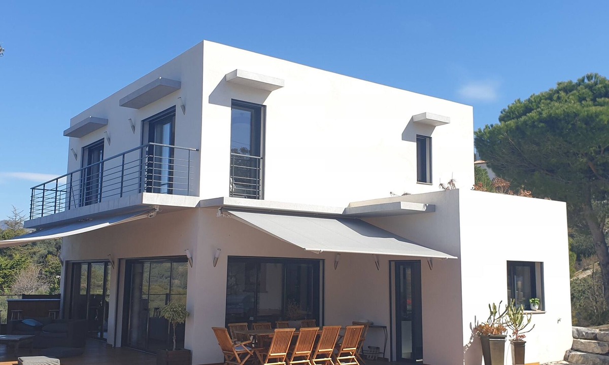 Saint Pierre de Feric Villa | MODERN VILLA SWIMMING POOL JACUZZI