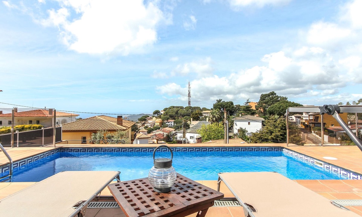 Lloret de Mar Cottage | Modern villa with pool and sea view in Lloret de Mar