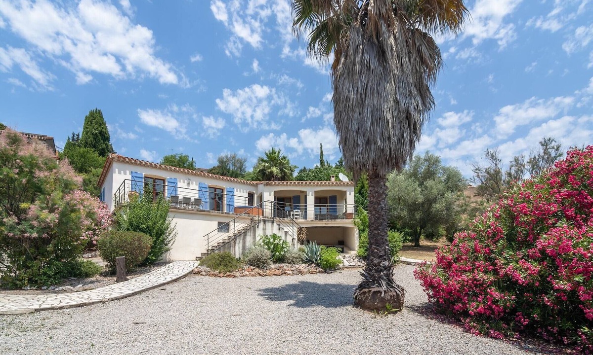 Beaufort Villa | Modern Villa with Heated Pool