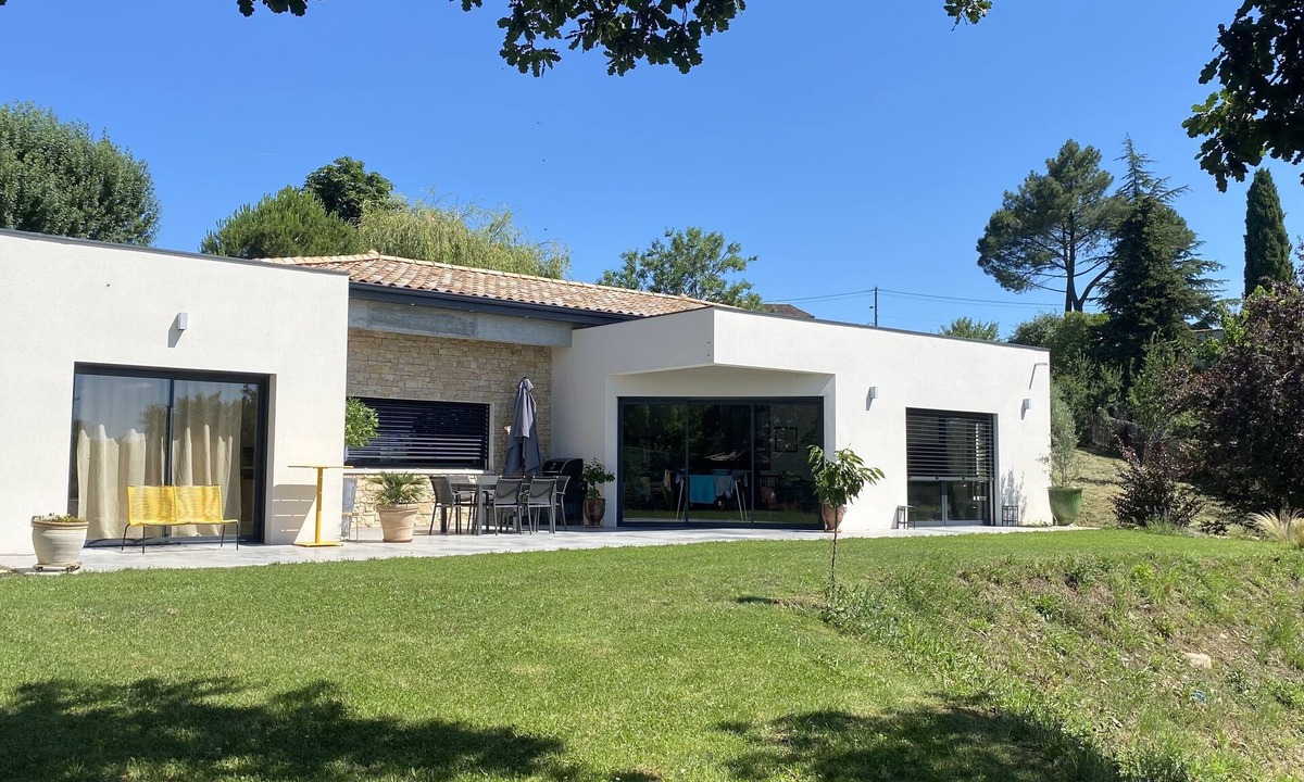 Ucel House | Modern villa with infinity pool