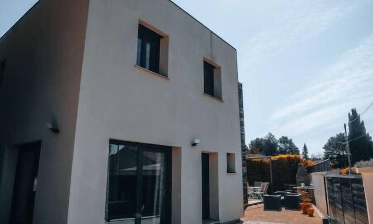 Le Thor Villa | Modern villa with Jacuzzi near Avignon