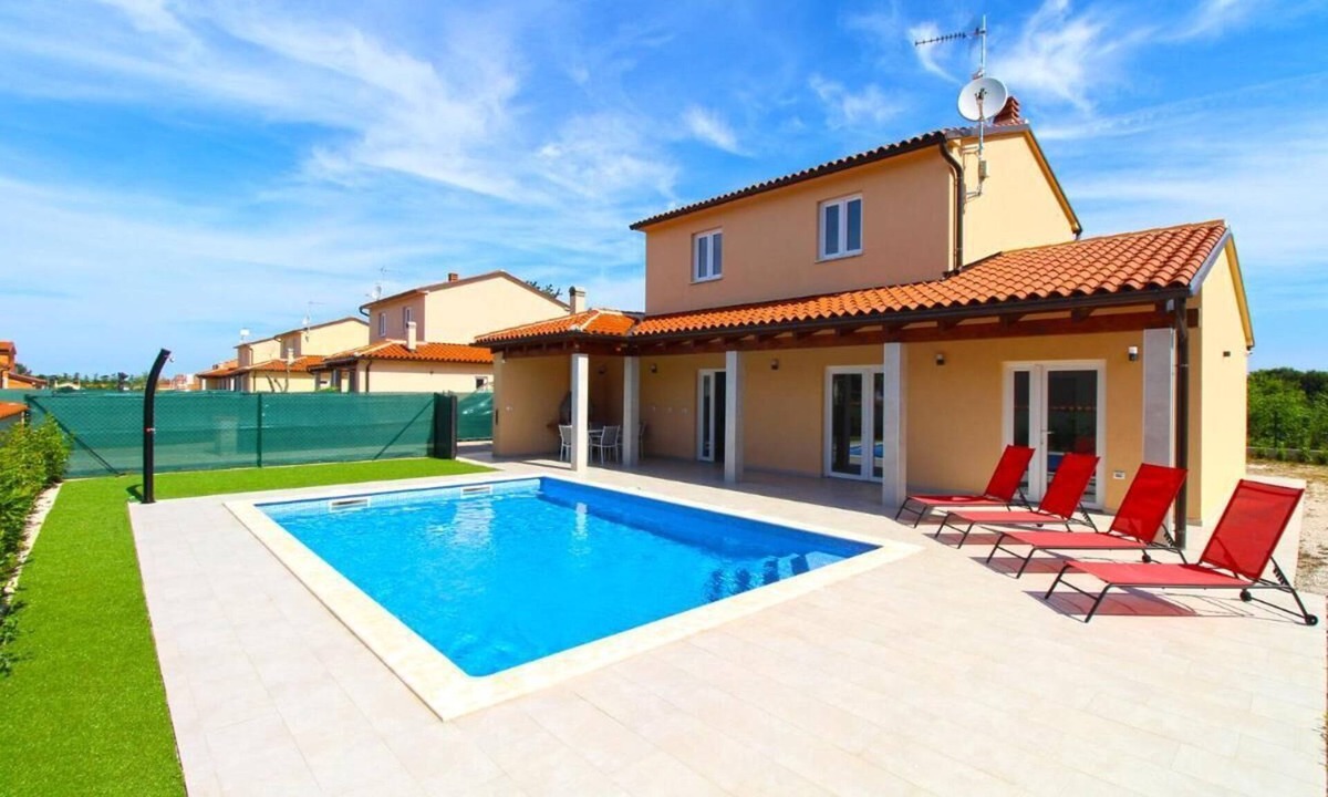 Pula Villa | Modern villa with private pool and garden
