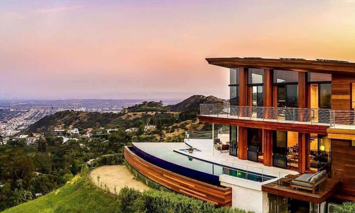 Hollywood Hills House | Modern Villa with Unmatched Skyline Views