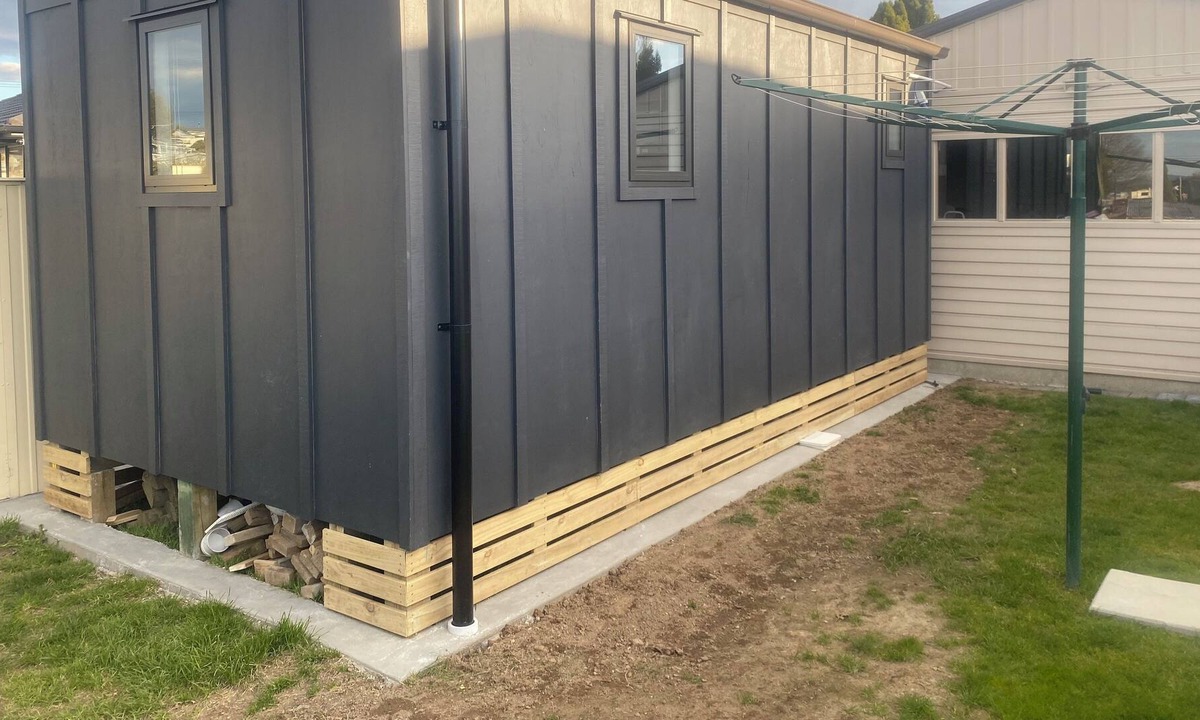 Tirau Cabin | Modern, warm, central, self contained & private