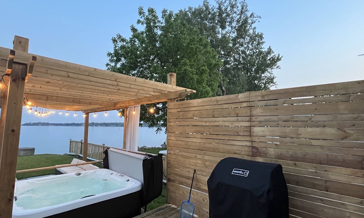 Brighton House | Modern Waterfront Home near Prince Edward County w/Panoramic Lake Ontario Views
