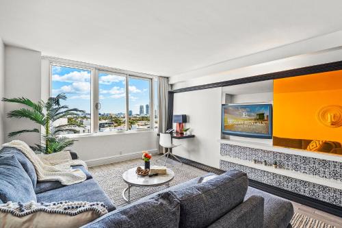 West Avenue Apartment | Modern waterfront living at Mondrian South Beach - 1123