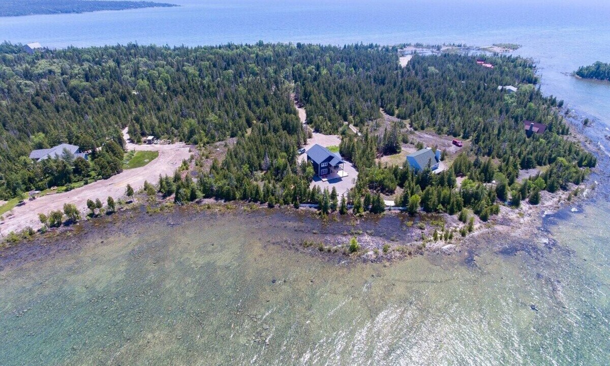 Northern Bruce Peninsula Cottage | MODERN Waterfront |Tobermory | Sunset View + Kayaks