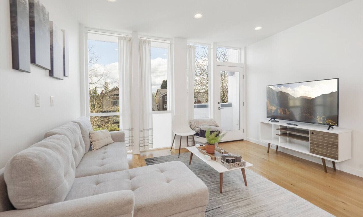 High Point Villa | Modern West Seattle 1BR, Rooftop + Walk to Beach